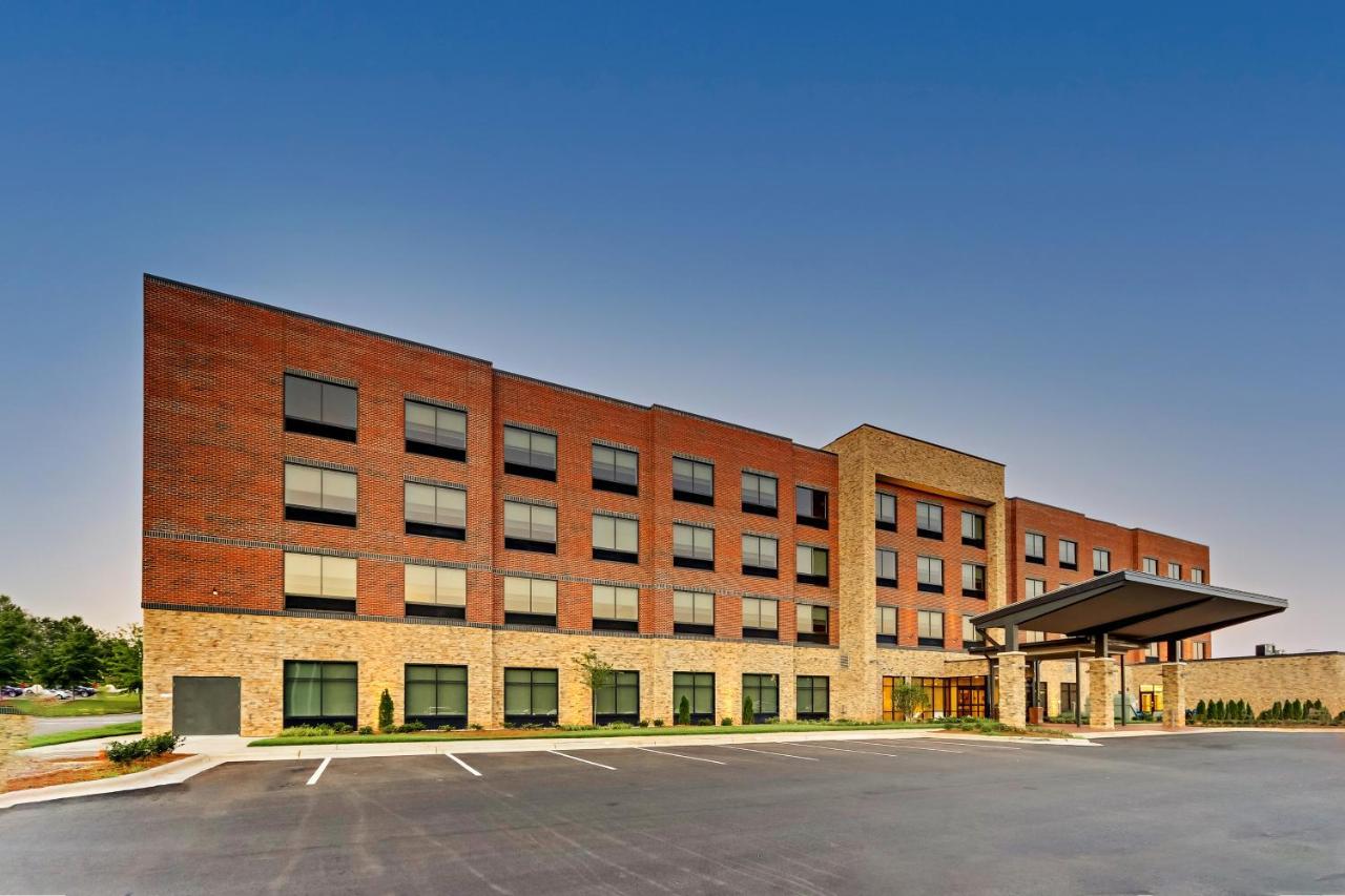 Holiday Inn Express & Suites - Winston - Salem Sw - Clemmons By Ihg Exterior photo